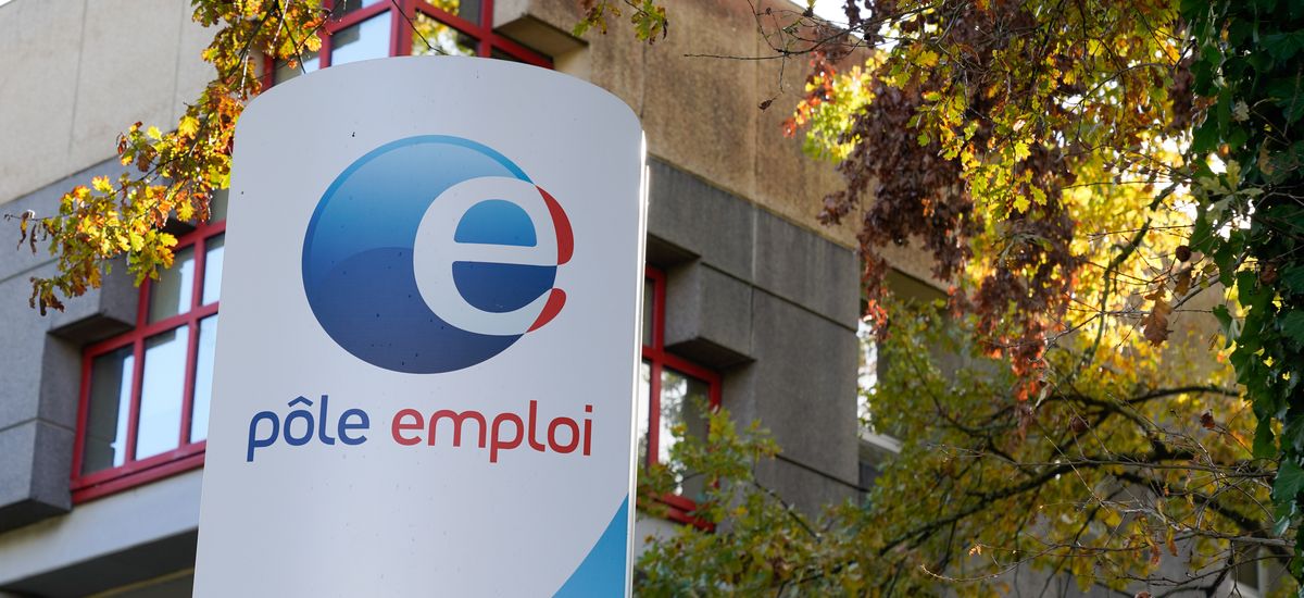 { element.images.0.titre }}