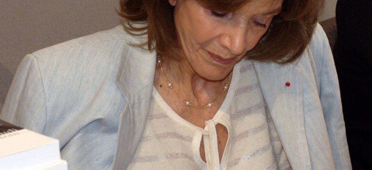 { element.images.0.titre }}