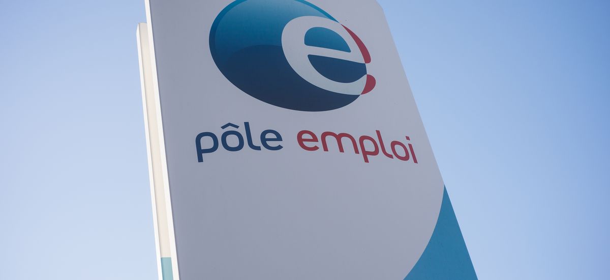 { element.images.0.titre }}