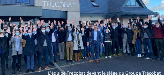 { element.images.0.titre }}